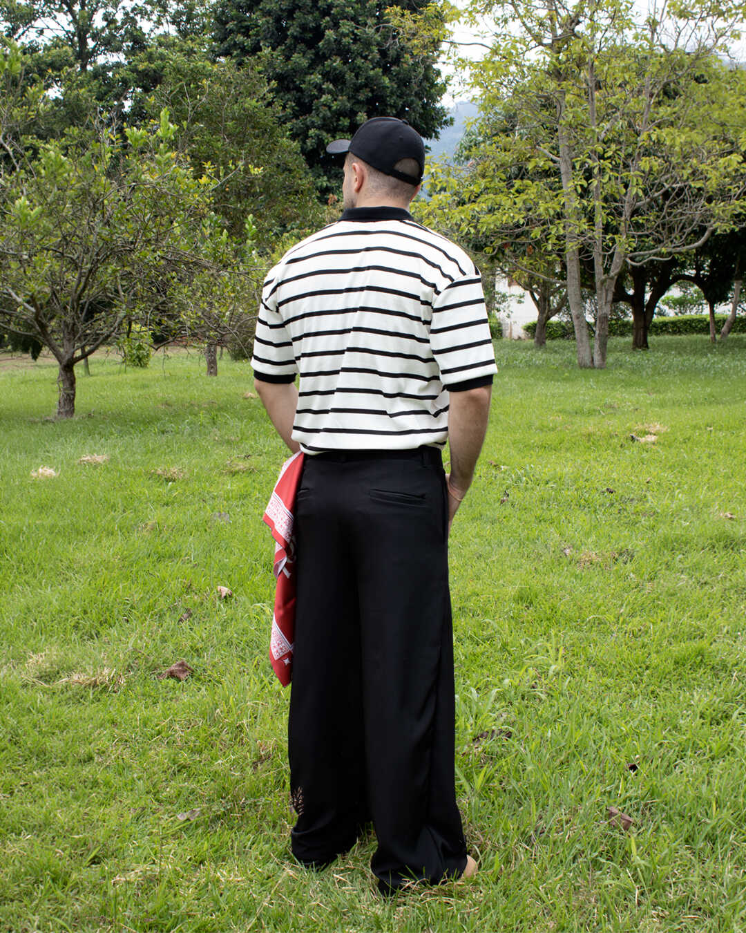 Polo de Rayas Negras El Pastel